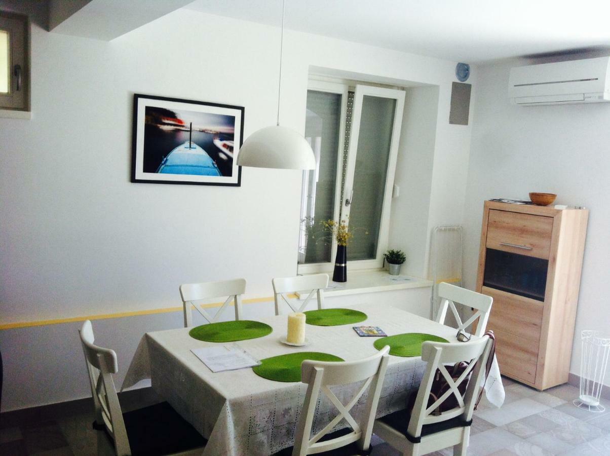 Apartments Villa Adrienne Mali Lošinj Εξωτερικό φωτογραφία