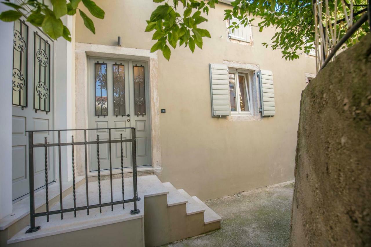 Apartments Villa Adrienne Mali Lošinj Εξωτερικό φωτογραφία
