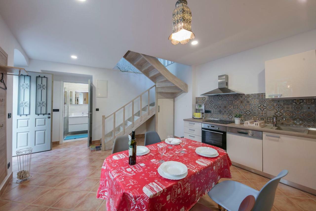 Apartments Villa Adrienne Mali Lošinj Εξωτερικό φωτογραφία