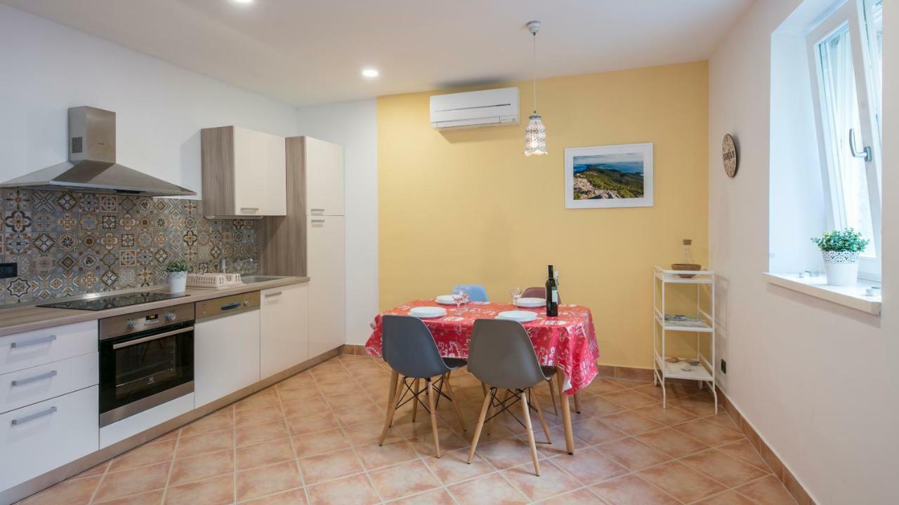 Apartments Villa Adrienne Mali Lošinj Εξωτερικό φωτογραφία